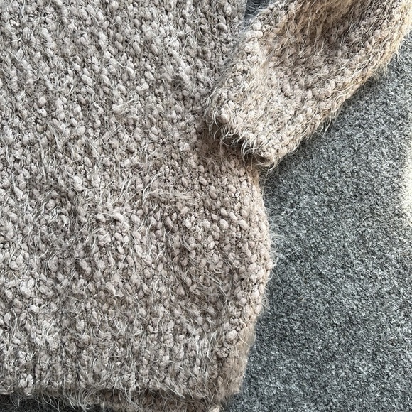 Altar’d State Cozy Women's Sweater in Soft Gray - Size Small/Medium - Picture 4 of 8